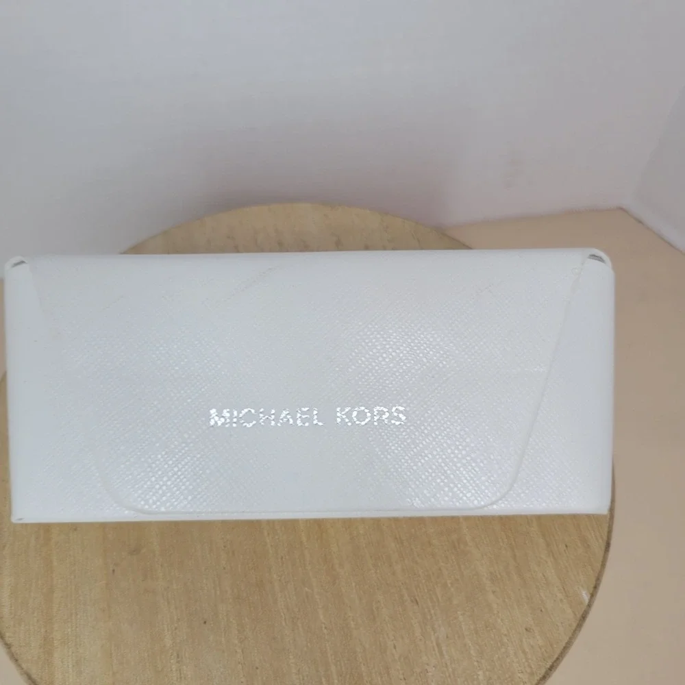 Michael Kors White Saffiano Leather Hard Case Eyeglasses Sunglasses Holder Pouch